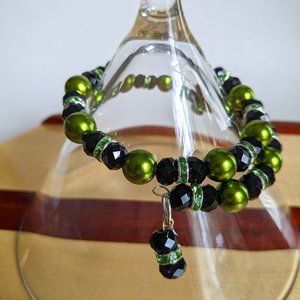 Black and green beaded fashion memory wire bracelet
